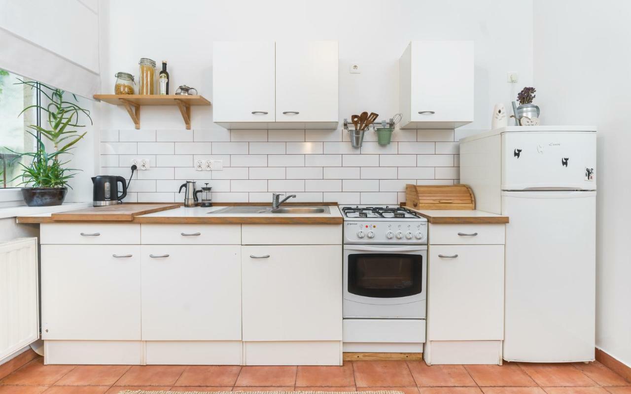 Two Separate Bedrooms,10 Min Walk To The Center By Homeclick *