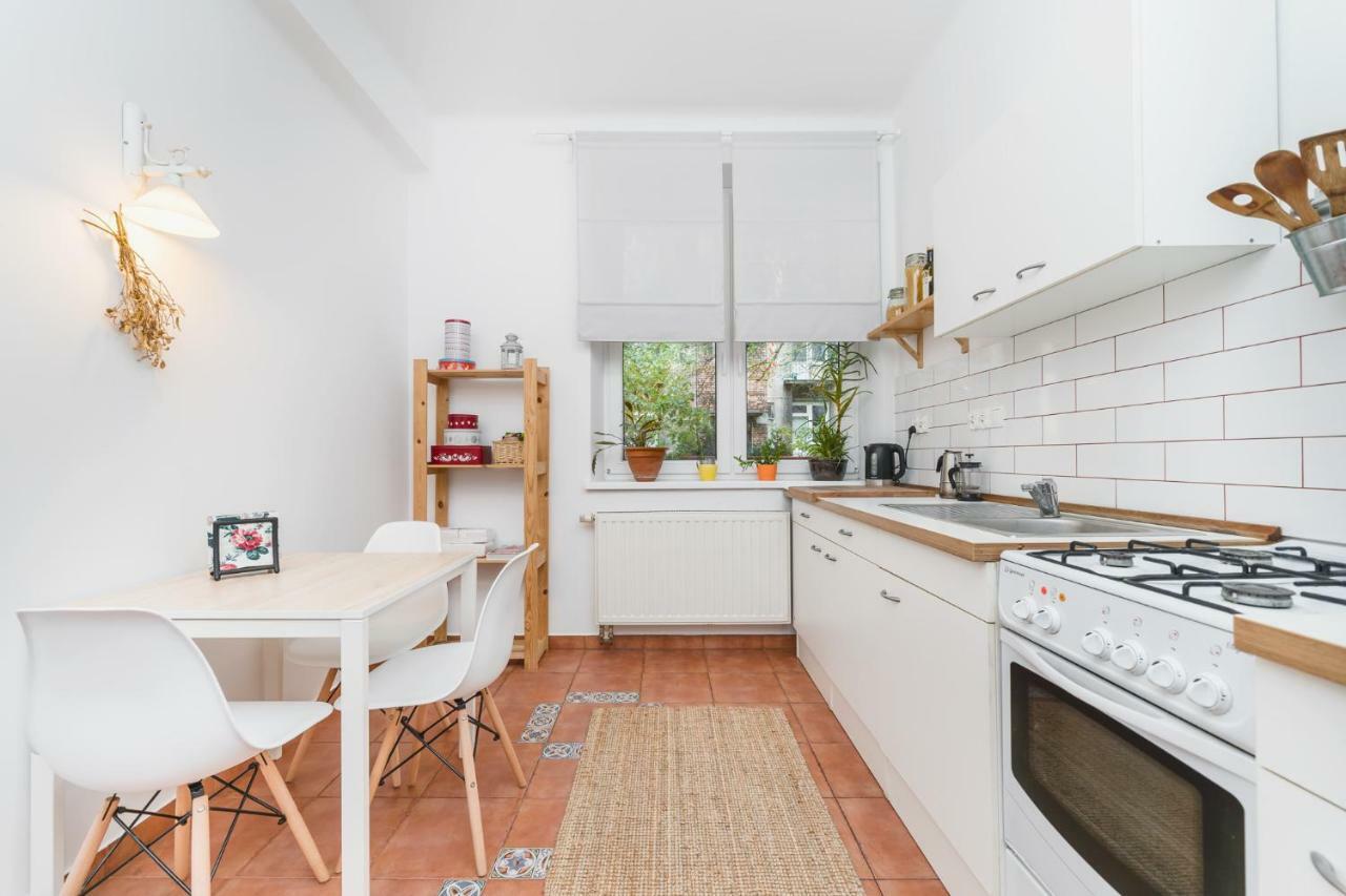 Two Separate Bedrooms,10 Min Walk To The Center By Homeclick Appartement *